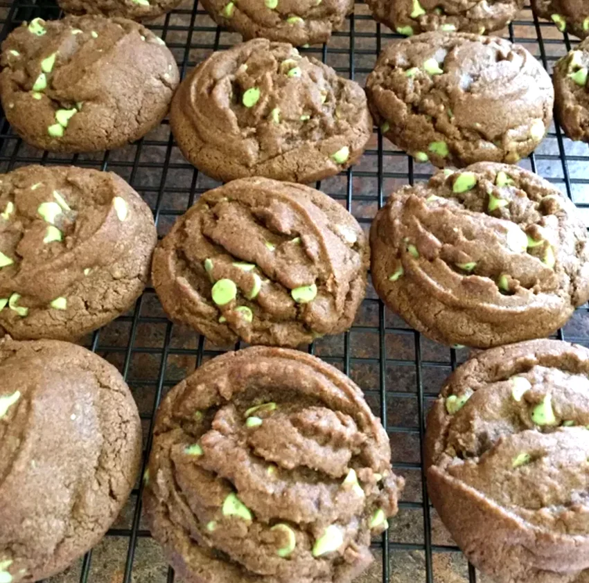 29 Mint Holiday Treats to Bake This Christmas Season Chocolate Chip Peppermint Cookies