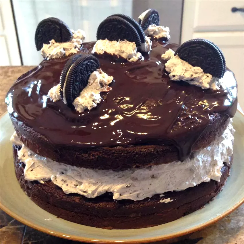 50 Oreo Dessert Ideas for Cookie and Cream Fans Chocolate-Covered Oreo Cookie Cake