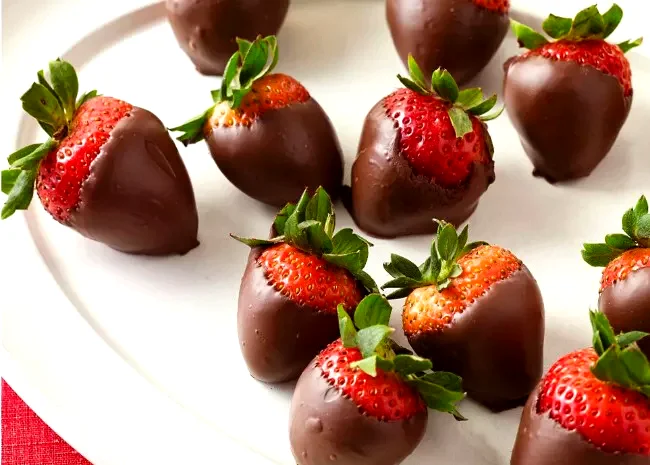 50 Sweet Treats That Begin With a Bag of Chocolate Chips Chocolate-Covered Strawberries