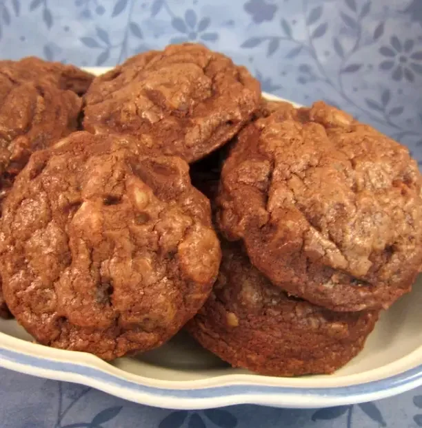 17 Restaurant-Style Desserts You Can Make at Home Chocolate Duet Cookies