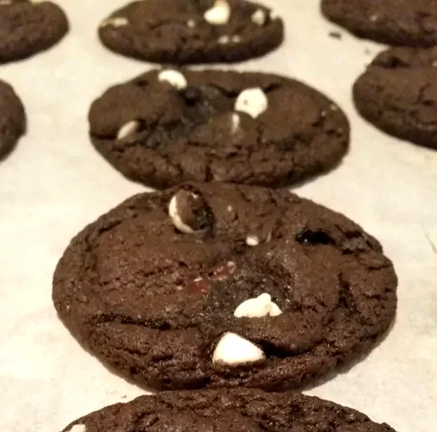 28 Mint Chocolate Treats You'll Love Making Over & Over Chocolate Mint Cake Mix Cookies