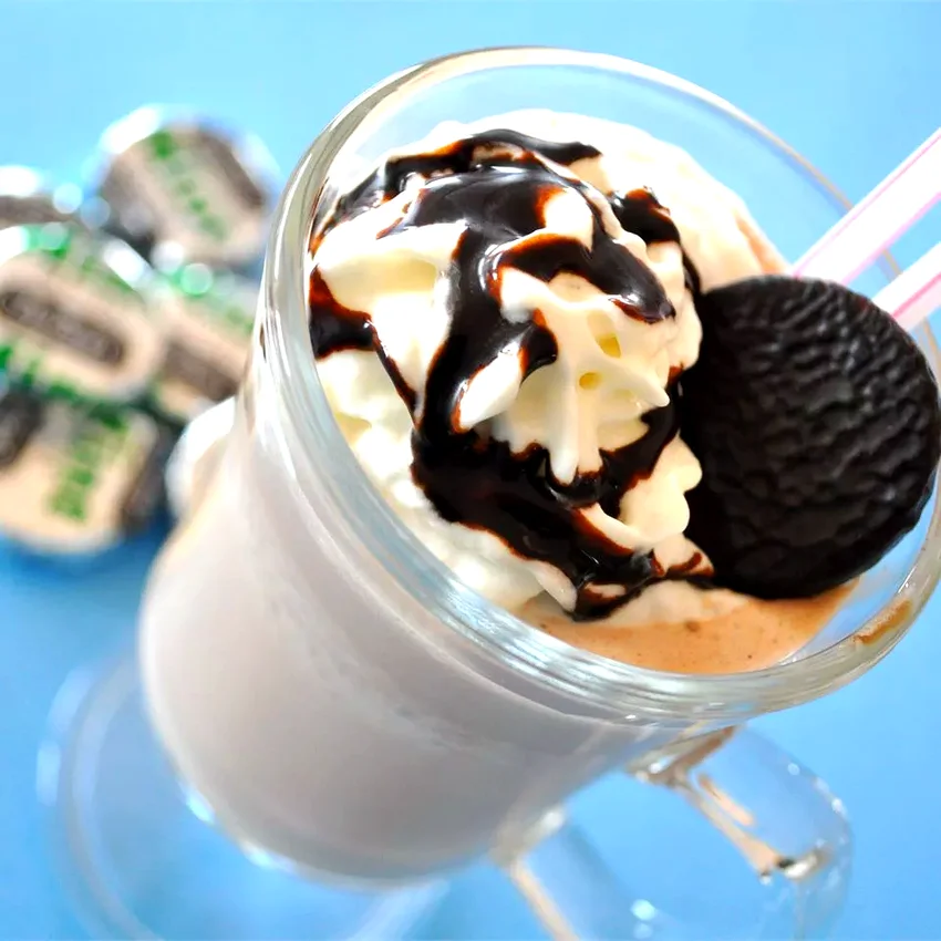 15 Simple Movie Night Treats Perfect for Staying Home Chocolate Mint Milkshake