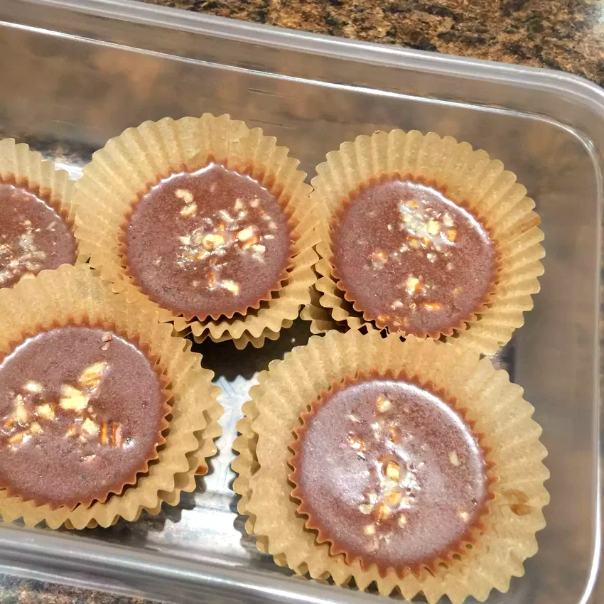 15 Low-Carb Snacks That Crush Your Hunger Cravings Chocolate-Peanut Butter Keto Cups