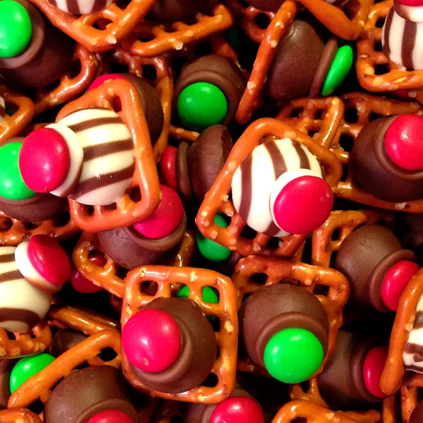 Simple Baking Treats Using Just 5 Ingredients or Less Chocolate Pretzel Treats