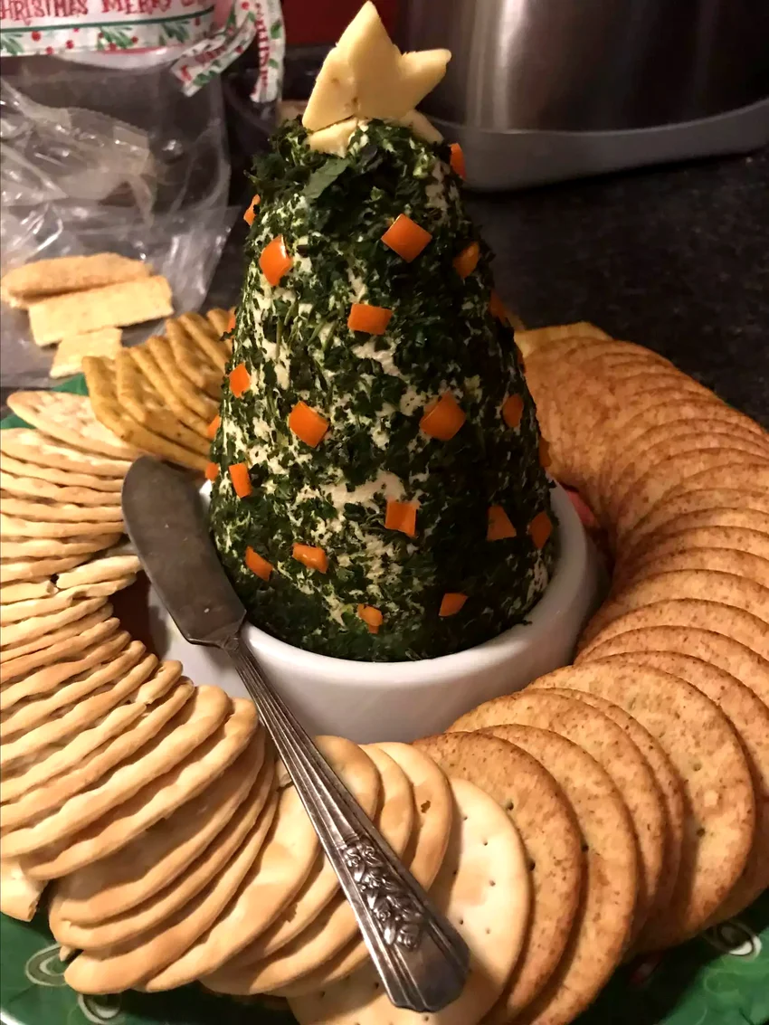 Christmas Tree Cheese Ball