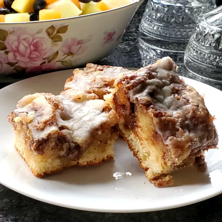 25 Warming Cinnamon Treats for Ultimate Comfort Cinnabon® Cinnamon Roll Cake