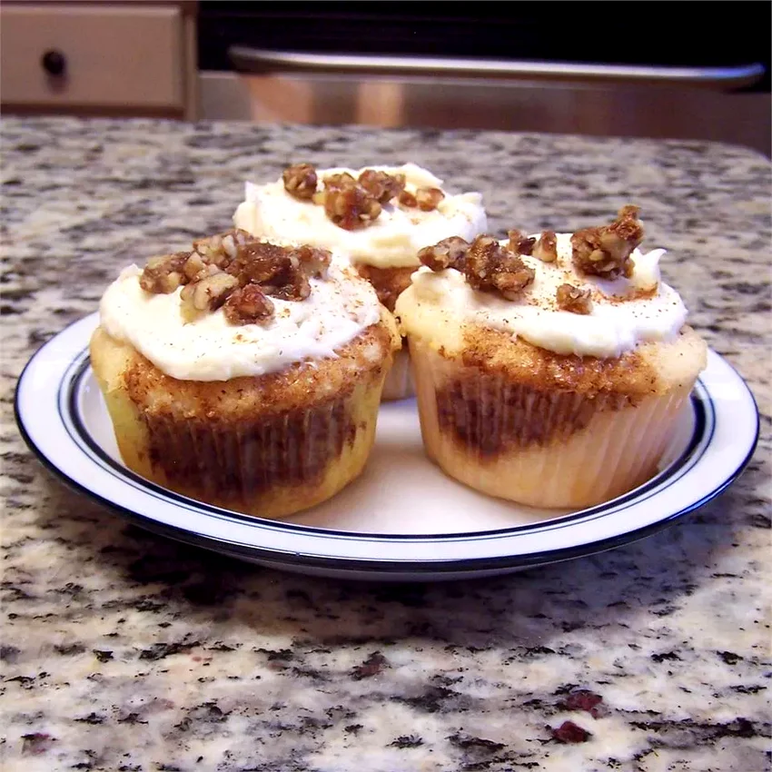 23 Holiday Cupcake Recipes Perfect for Thanksgiving Day Cinnabon Cupcakes