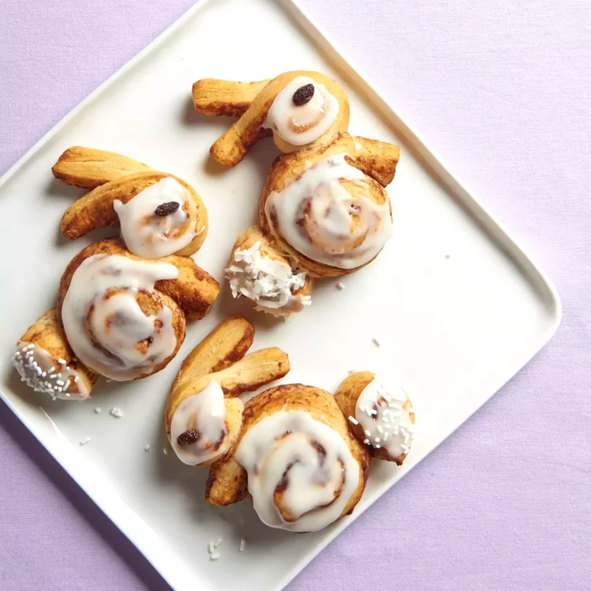 15 Elegant Bridal Shower and Wedding Cookie Treats Cinnamon Roll Bunnies