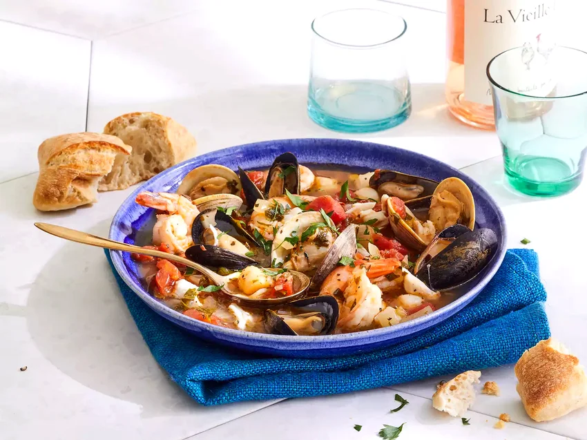 27 Simple Canned Crab Recipes for Any Occasion Cioppino