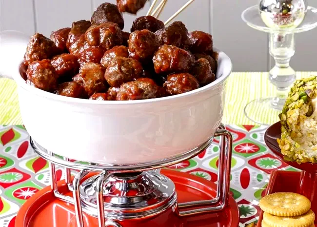 25+ Ground Beef Slow Cooker Recipes for Easy Family Meals Cocktail Meatballs