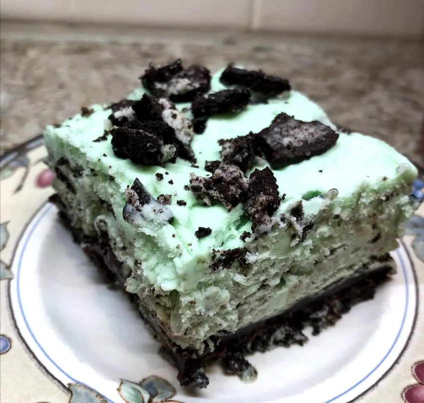 29 Mint Holiday Treats to Bake This Christmas Season Cookies and Peppermint Ice Cream Cake