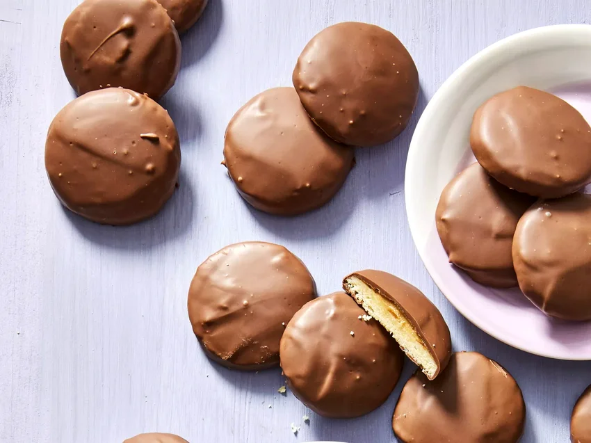 17 Restaurant-Style Desserts You Can Make at Home Copycat Tagalongs
