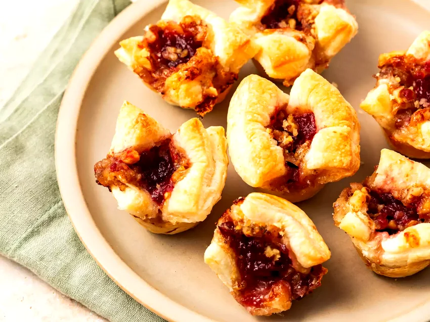 Top 30 Thanksgiving Appetizer Recipes for Holiday Feasts Cranberry Brie Bites