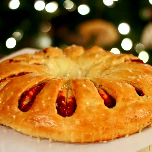 26 Creative Ways to Cook with Fresh Cranberries Cranberry-Orange Tea Ring