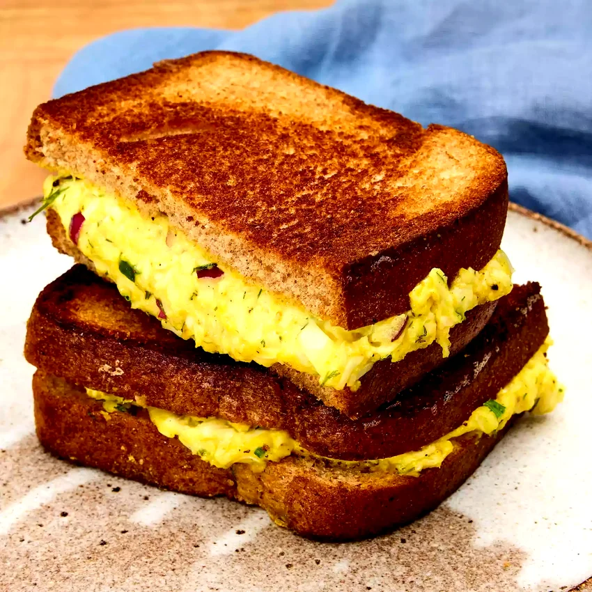 Creamy Egg Salad Sandwich