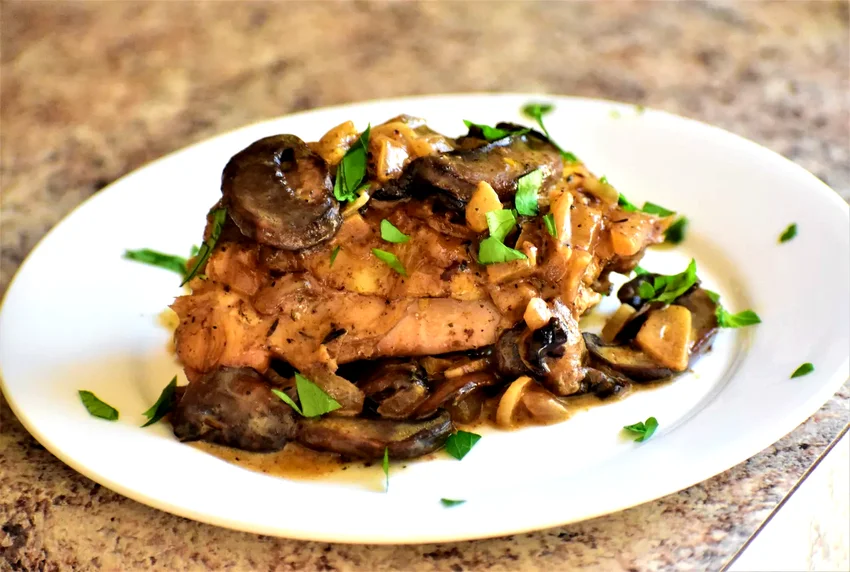 28 Delicious Bone-In Chicken Thigh Recipe Ideas Creamy Garlic and Mushroom Chicken Thighs