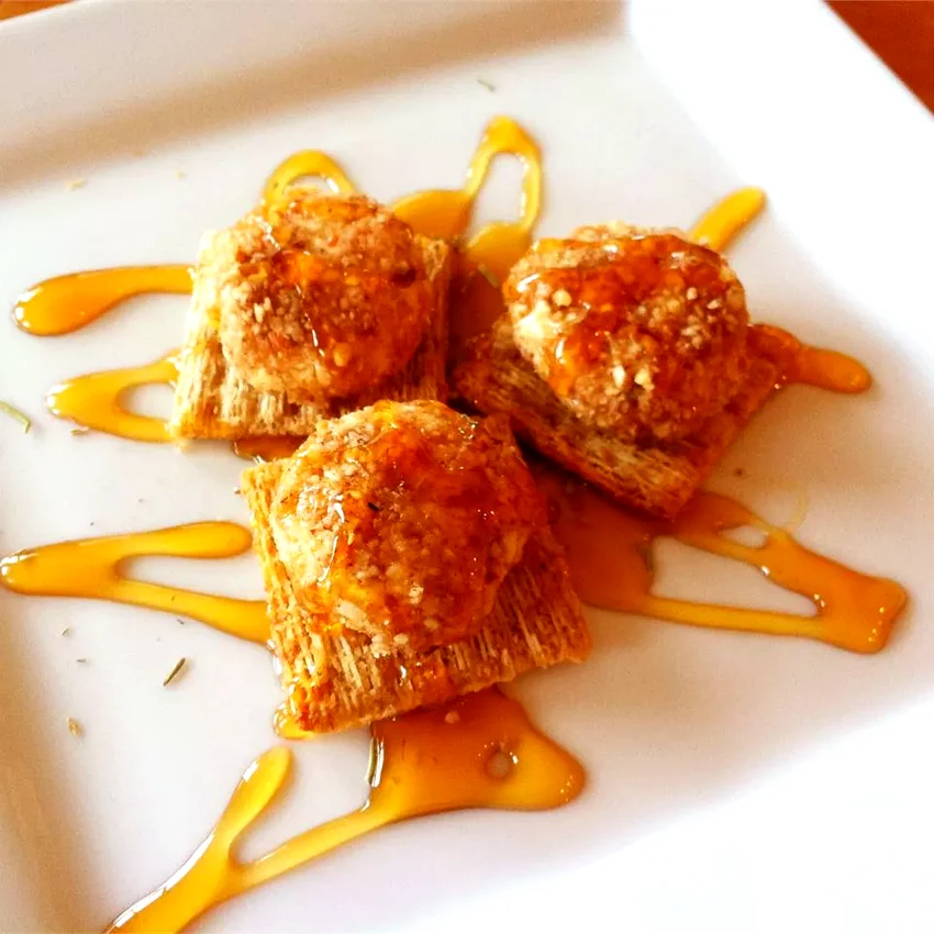 Top 30 Thanksgiving Appetizer Recipes for Holiday Feasts Creamy Goat Cheese and Honey