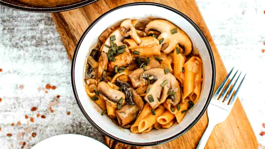 Creamy Vegan Mushroom Stroganoff