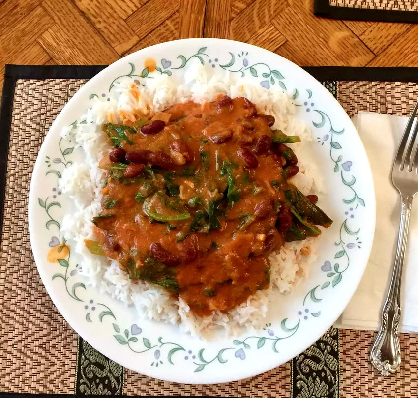 Curried Mustard Greens with Kidney Beans