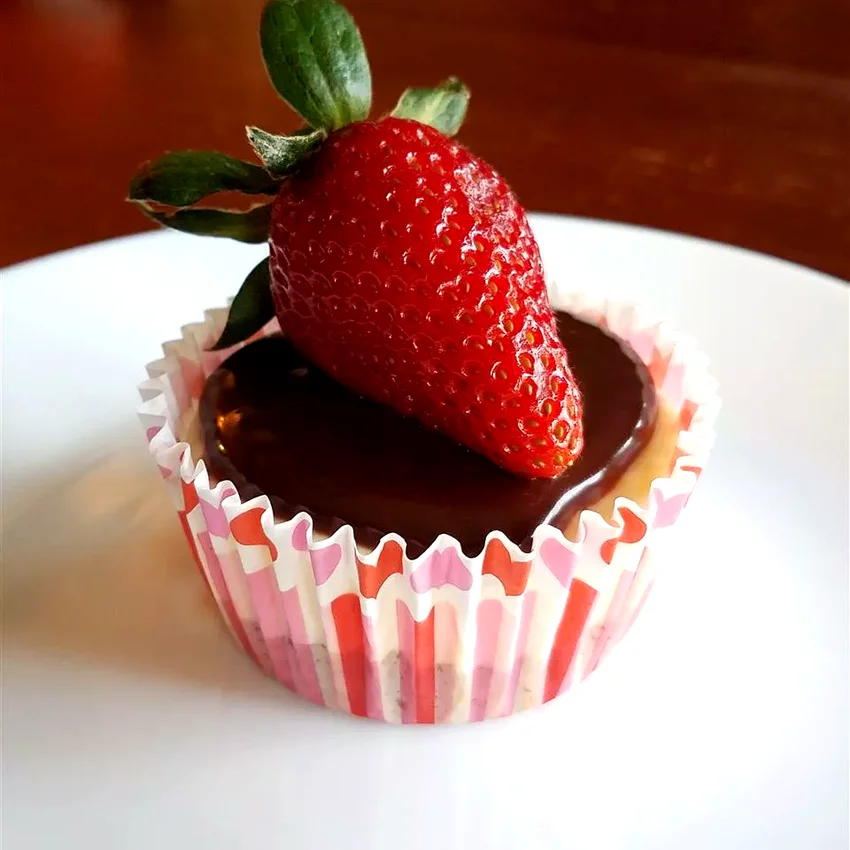 12 Bite-Sized Cheesecakes Packed With Amazing Flavors Decadent Cheesecake Cups
