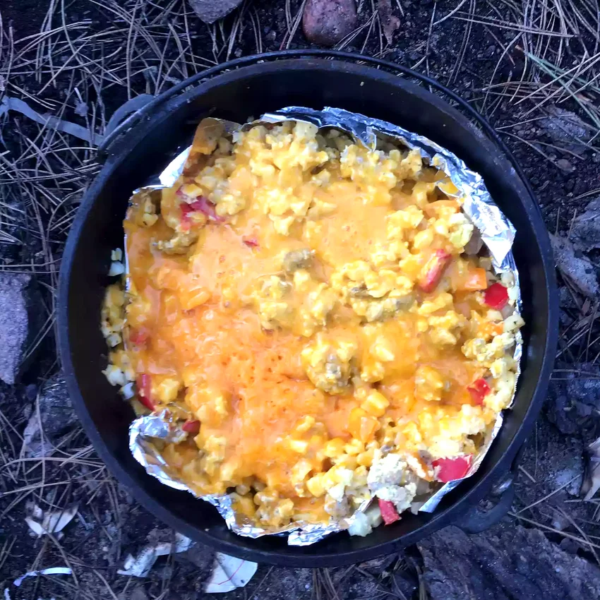30 Simple Campfire Meals That Make Outdoor Cooking Easy Dutch Oven Mountain Man Breakfast