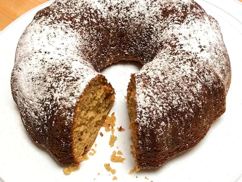 37 Yellow Cake Mix Recipes That Taste Homemade From Scratch Easiest Applesauce Cake