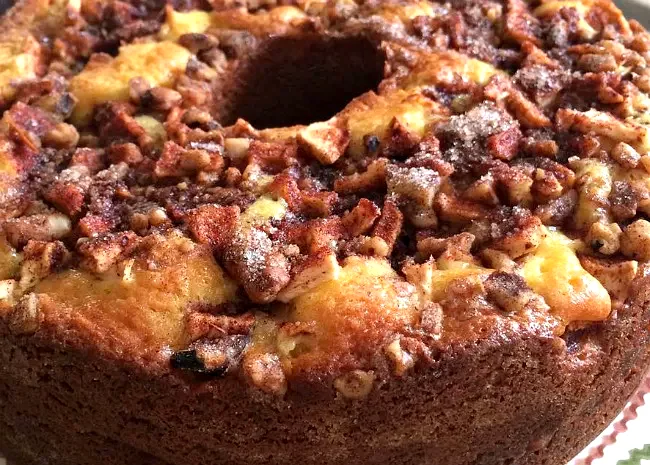 27 Amazing Cakes Using Sour Cream for Extra Moisture Easy Apple Coffee Cake