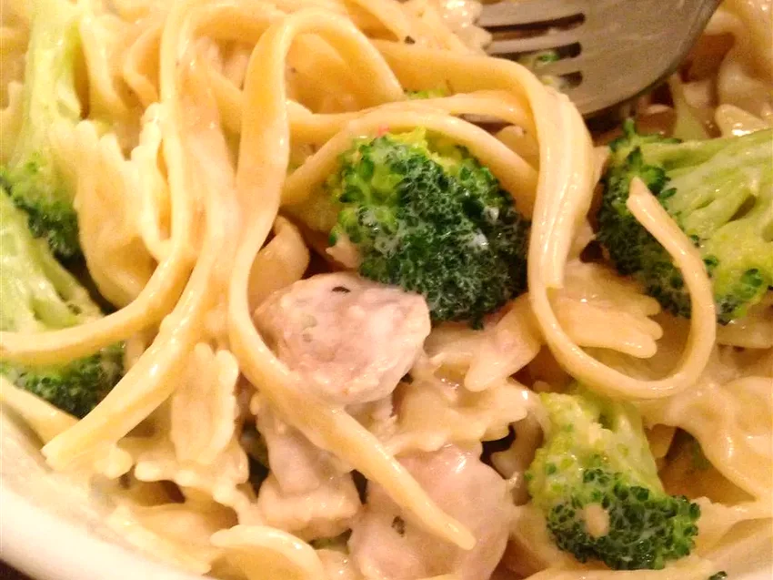 30 Chicken Broccoli Meals That'll Become Your Go-To Dinners Easy Chicken and Broccoli Alfredo