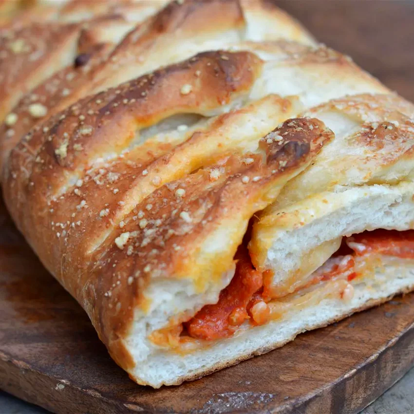 20 Creative Ways to Transform Extra Pepperoni at Home Easy Pepperoni Bread