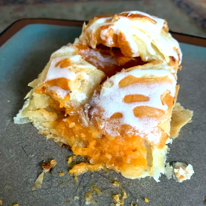 15 Super Simple Pumpkin Treats You Can Make Right Now Easy Pumpkin Turnovers