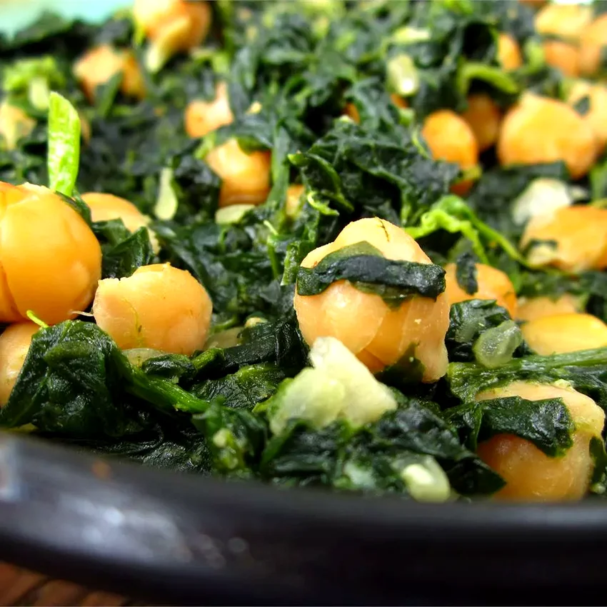 22 Dishes You Can Make Using Frozen Spinach Espinacas con Garbanzos (Spinach with Garbanzo Beans)