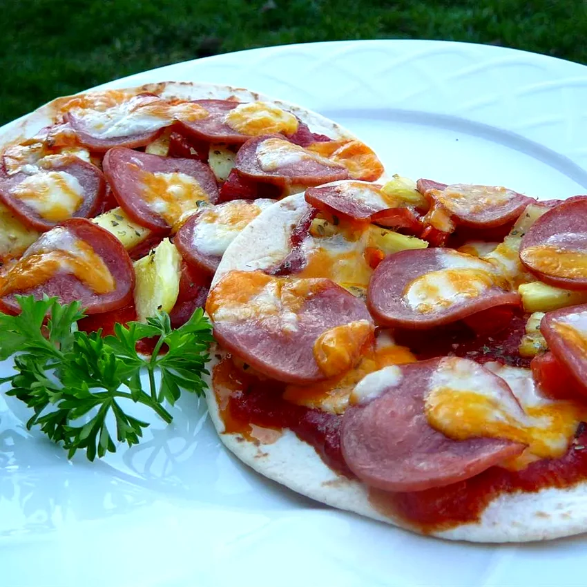 Fast Hawaiian Pizza