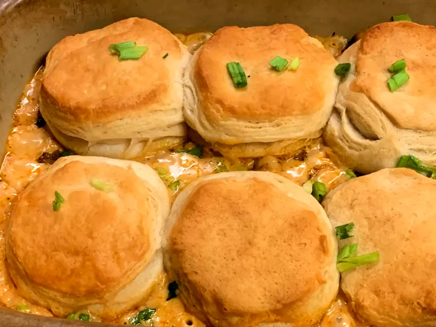 18 Hearty Dinner Ideas That Begin With Canned Biscuits Fast and Easy Hamburger Casserole