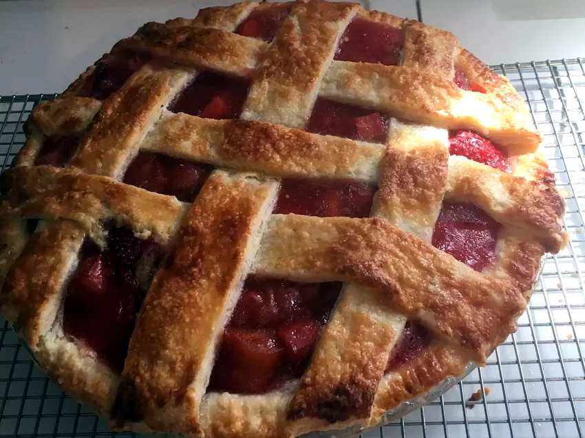 14 Amazing Strawberry Rhubarb Pie Recipe Ideas Favorite Strawberry Rhubarb Pie