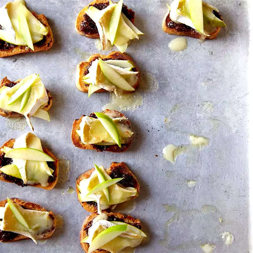 15 Elegant Appetizers Perfect for Home Entertaining Fig and Brie Crostini