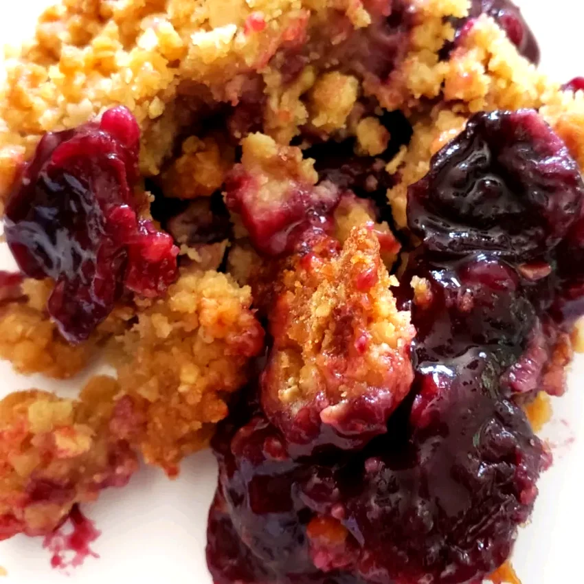 Fresh Cherry Crisp
