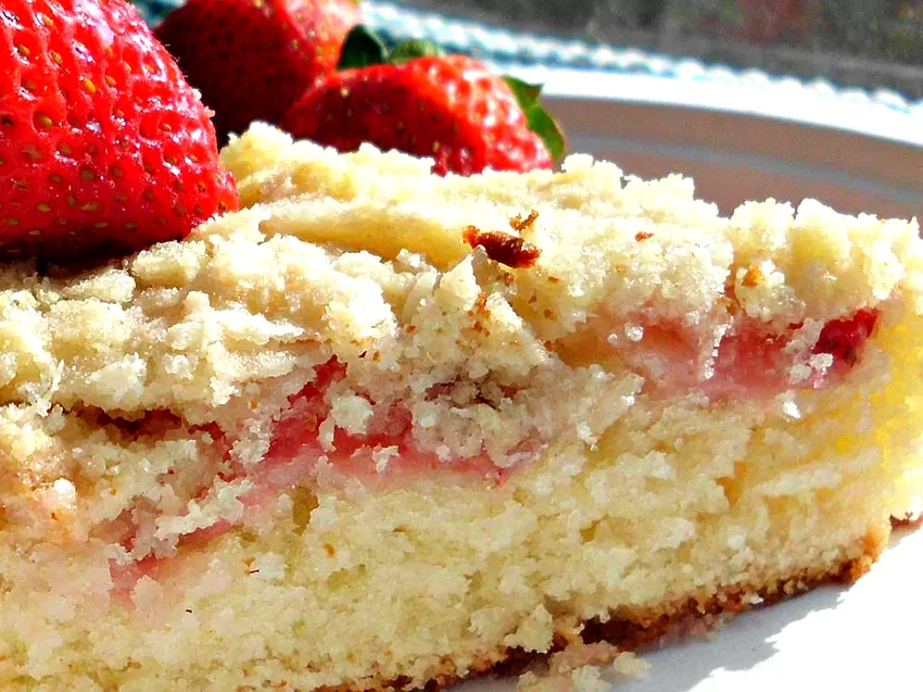 15 Easy Coffee Cake Recipes That Are Simply Delicious Fresh Strawberry Coffee Cake