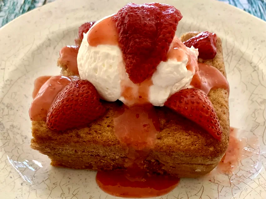 Frozen Strawberry Cake
