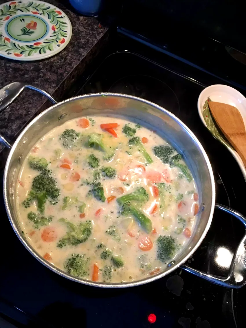 22 Simple, Melty Recipes That Begin With Velveeta Gail
