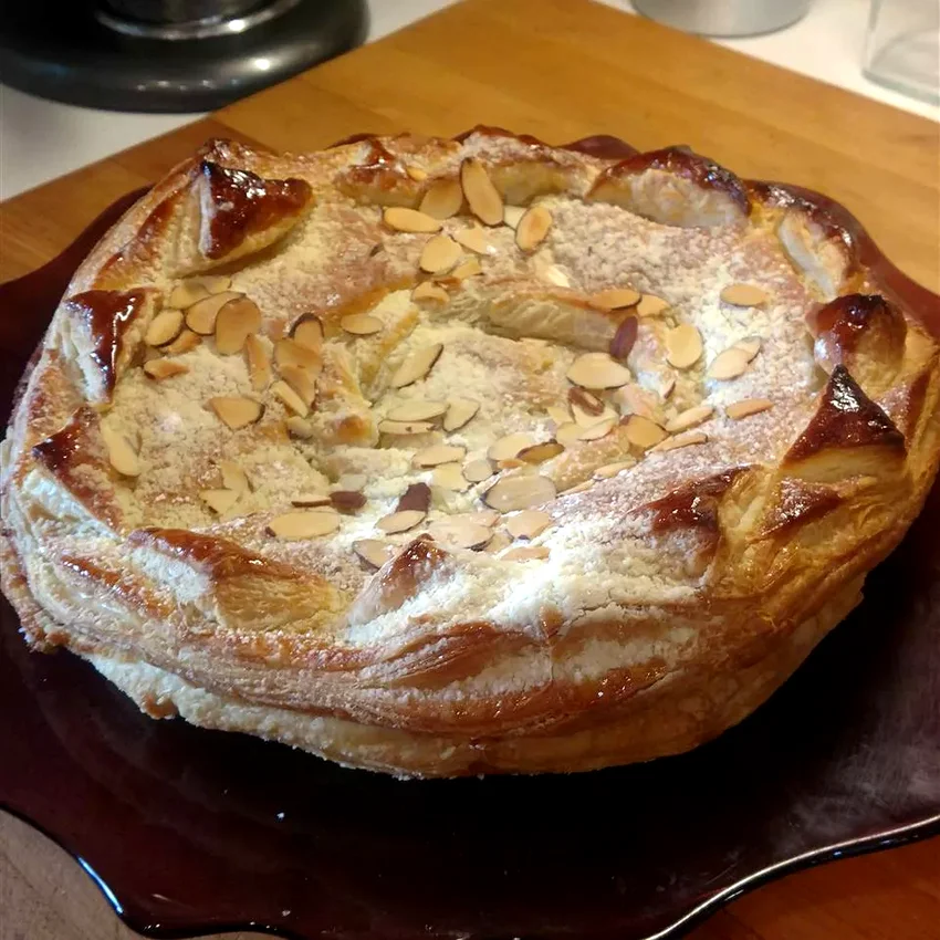 15 Simple Desserts Using Store-Bought Puff Pastry Sheets Galette des Rois