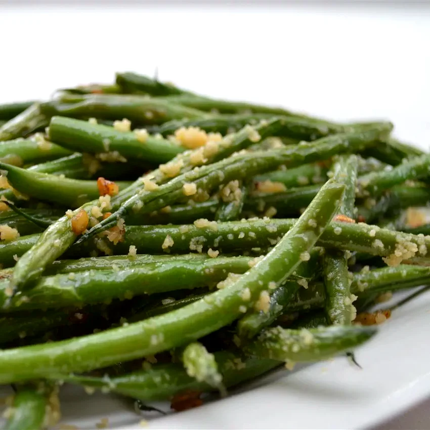 30 Simple Christmas Side Dishes That Won't Stress You Out Garlicky Green Beans with Shallot