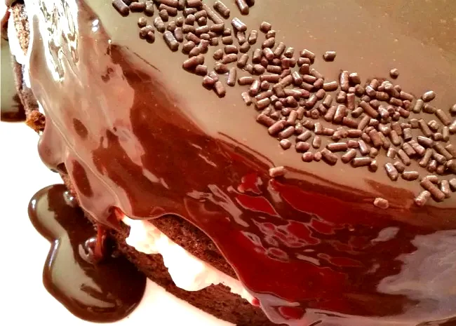 33 Easy Chocolate Cake Mix Treats for Every Sweet Craving Giant Ding Dong Cake