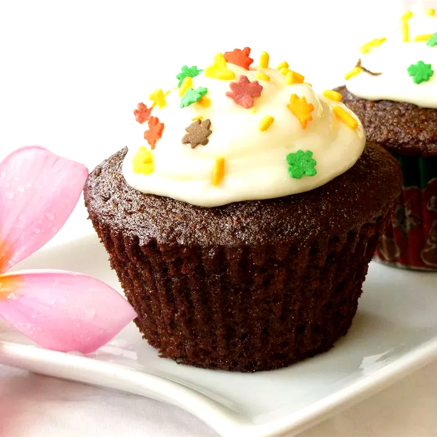 23 Holiday Cupcake Recipes Perfect for Thanksgiving Day Gingerbread Cupcakes with Cream Cheese Frosting
