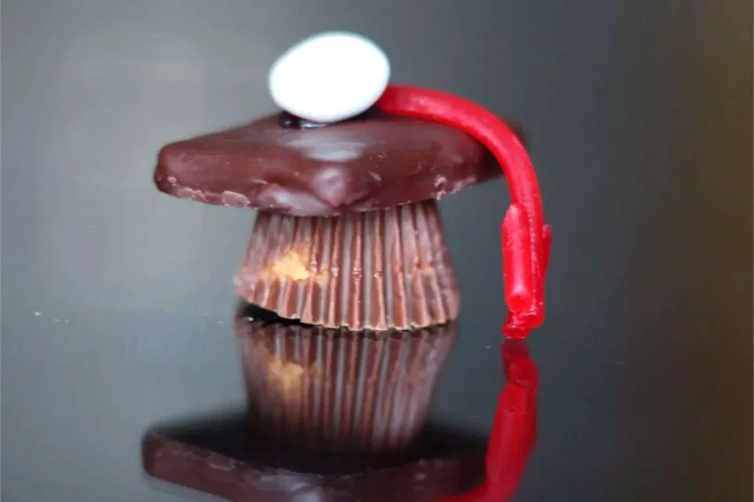 30 Graduation Party Foods That Make Celebrating Easy Grad Cap Cookies