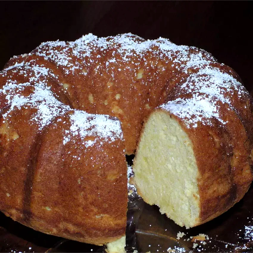 27 Amazing Cakes Using Sour Cream for Extra Moisture Grandma