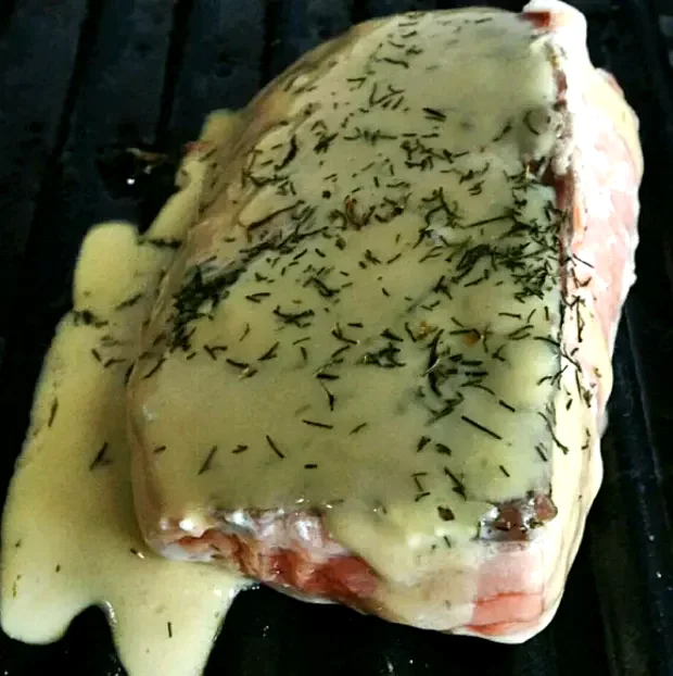 Grilled Salmon with Dill Sauce