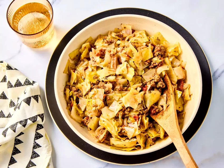 35 Delicious Dishes to Create with Ground Beef Tonight Ground Beef and Cabbage