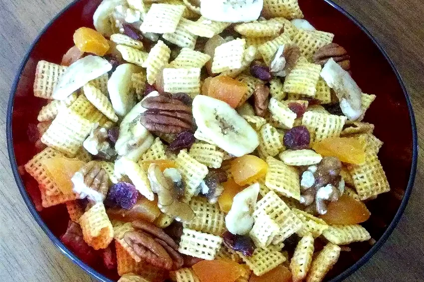 10 Simple Prepare-Ahead Party Appetizers Guilt-Free Snack Mix