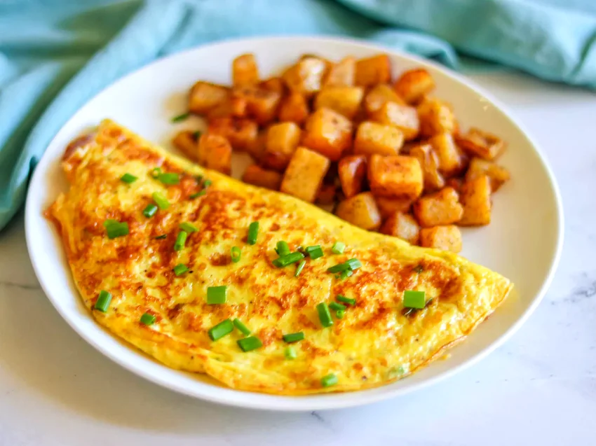 35 Authentic Diner Recipes to Master in Your Own Kitchen Ham and Cheese Omelette