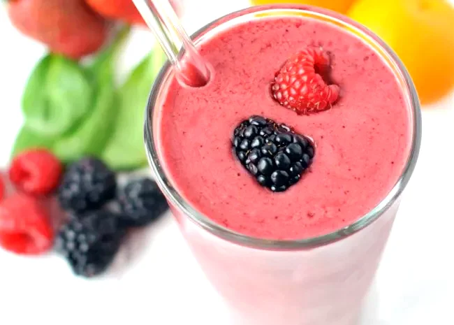 Healthy Berry and Spinach Smoothie